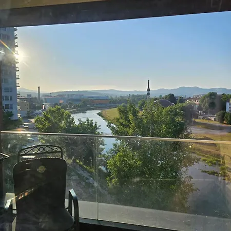 New Kings Apartment *