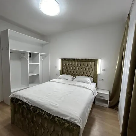 New Kings Apartment *